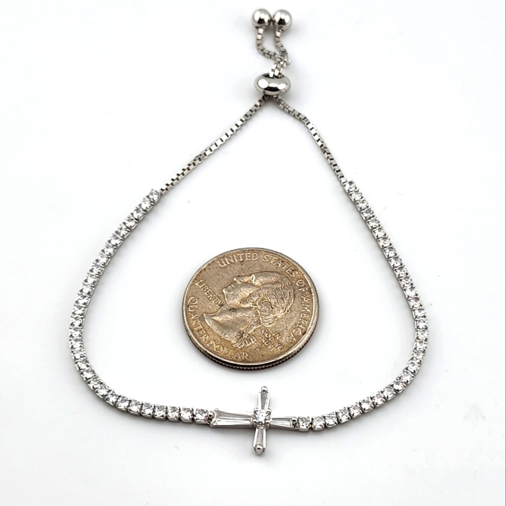 Elegant Silver Cross Adjastable Bracelet Stamped 925 with cubic zirconia stones - Picture 4 of 5